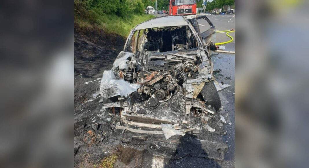 ausgebrannter Pkw, Symbolbild