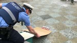 Polizei errichtet entenrampe am fastnachtsbrunnen in mainz 2 e1654615207753