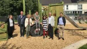 Foto von der spielplatzeinweihung nino erne strasse e1654117002165