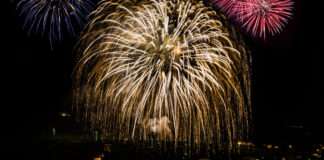 RiF Feuerwerke ueber Ruedesheim Foto Marlis Steinmetz e1656323583628