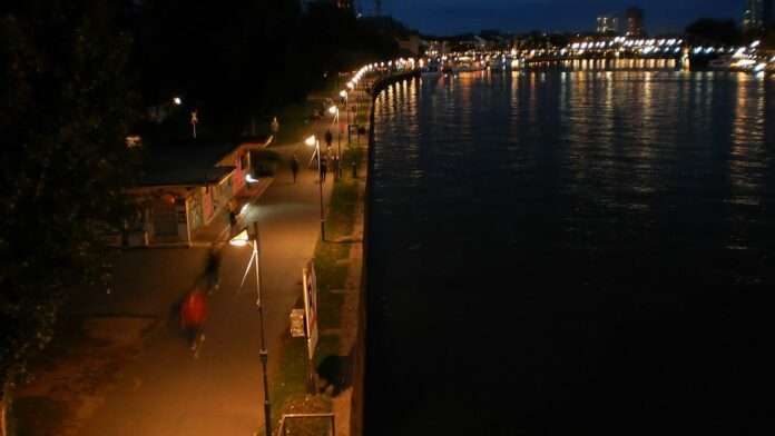 Mainufer bei Nacht