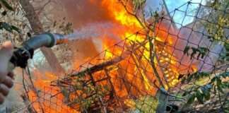 Brennt Gartenlaube, Symbolbild