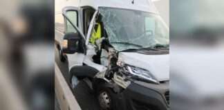 Verkehrsunfall Kleintransporter