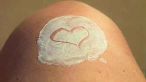 Sicher durch den sommer - tipps zum richtigen sonnenschutz Sunblock 1461397 960 720 e1655834860816