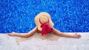 Antrag auf "oben-ohne-recht" für frauen in allen schwimmbädern in wiesbaden Woman 4343371 960 720 e1655975341356