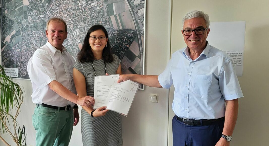 173 Lewentz 570.000 Euro fuer Kunstrasenplatz im Wartbergstadion Alzey