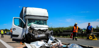 BF10588B 71F0 438D BDB3 3993CB57D05C