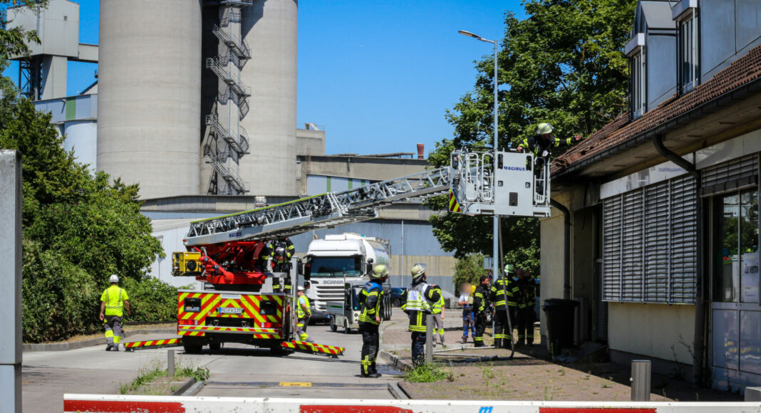 DC0B408B 11A2 4E34 92F2 61486FAA5AE3