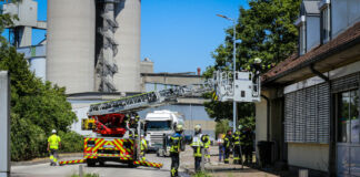 DC0B408B 11A2 4E34 92F2 61486FAA5AE3