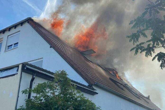 Dachstuhlbrand, Symbolbild Dachstuhlbrand, Symbolbild