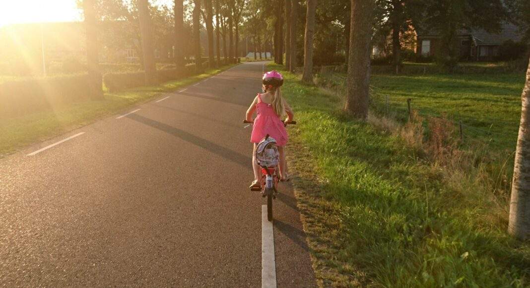 girl 2209228 scaled e1660724673297