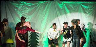 Bilder Premiere Arne und die Str mpfe feat WishmobTheater 158