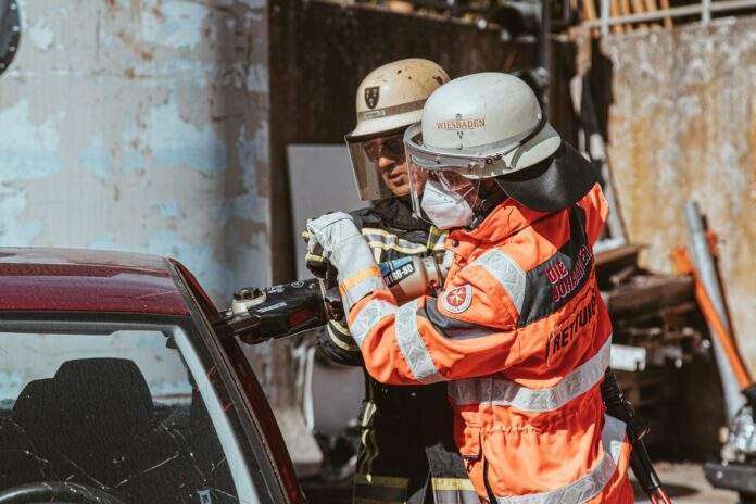 Johanniter im Einsatz Karl Wiedenhofer scaled