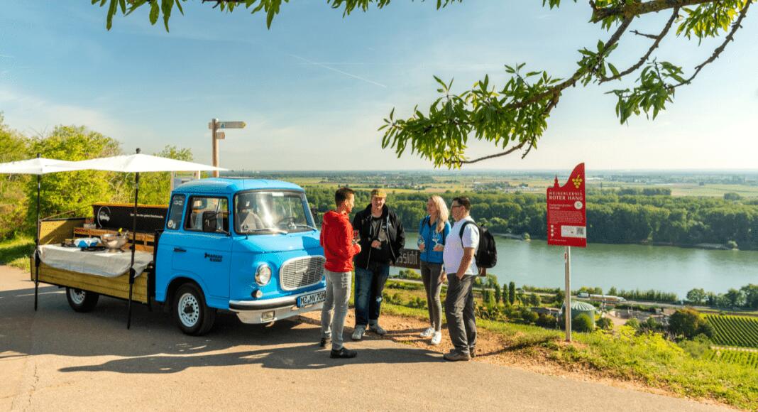 Rollende Weinbar am Roten Hang Nierstein c Dominik Ketz e1664362809122