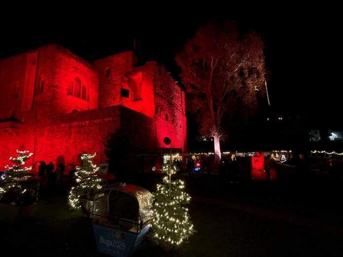 Broemserburg im Weihnachtszauber high Foto PR Profitable scaled