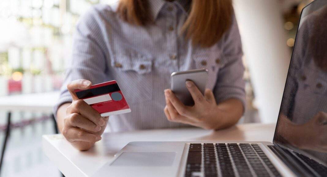 Kreditkarte AdobeSto udio 142066572.jpeg