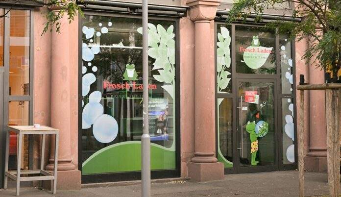 Neuer „Frosch Laden in der Mainzer Innenstadt  Print e1668682108409