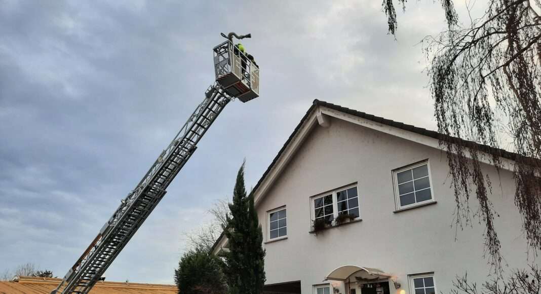 20221225 Feuer im Einfamilenhaus 2 scaled