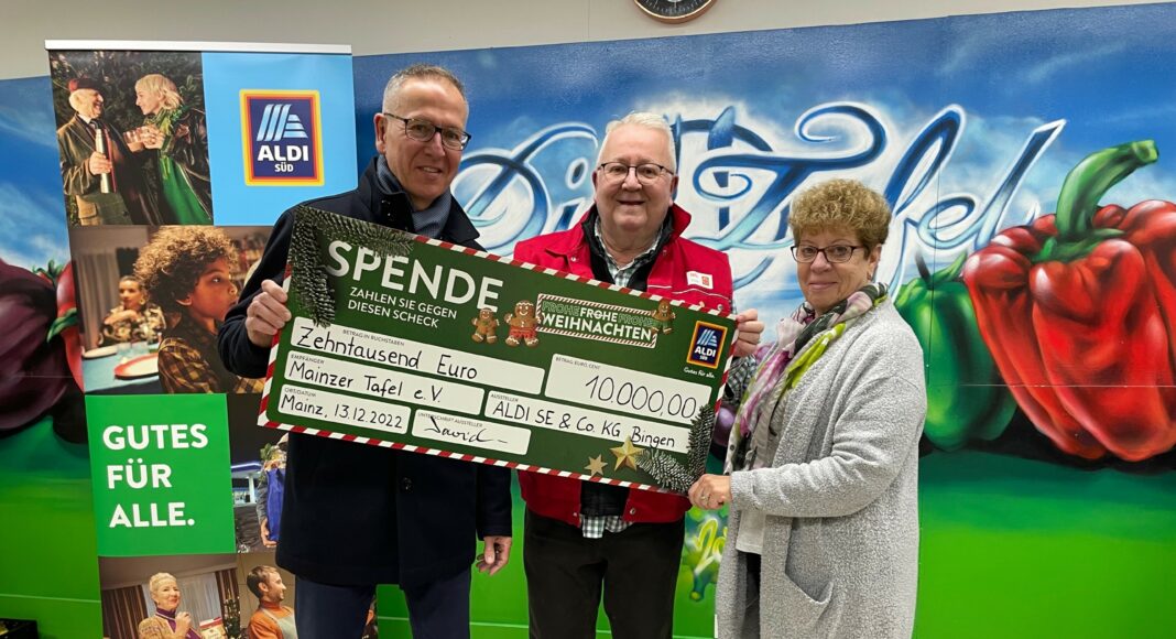 ALDI SUED Spendenscheck Tafel Mainz scaled ALDI SUED Spendenscheck Tafel Mainz scaled