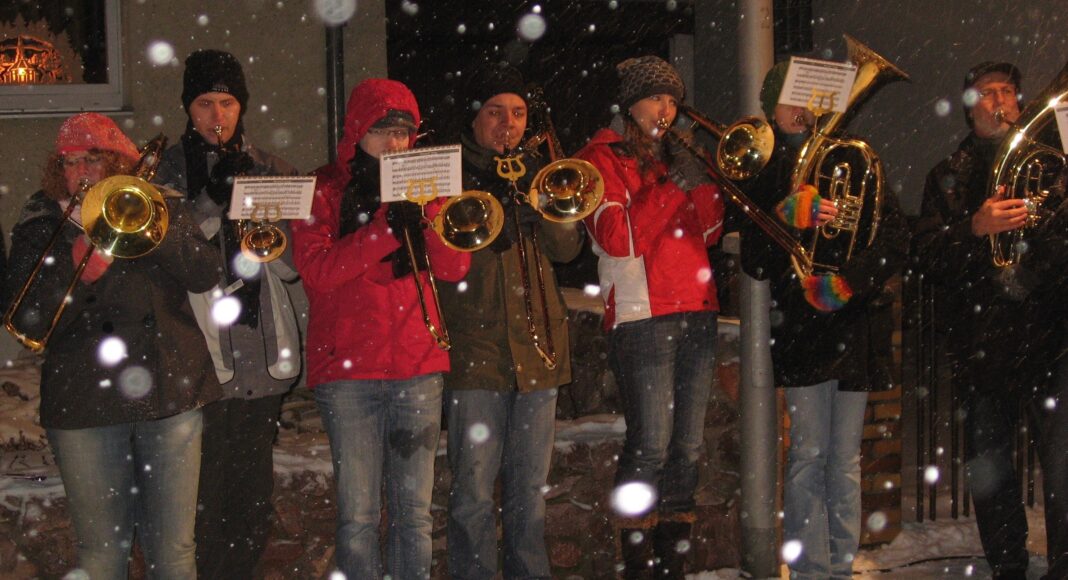 HeiligAbendBlasenAusschnitt scaled