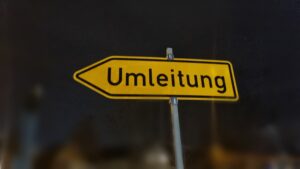 Point Blur Dec202022 112903 scaled