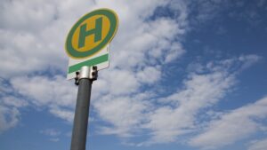 Teilsperrung des parkplatzes am bürgerhaus in gustavsburg