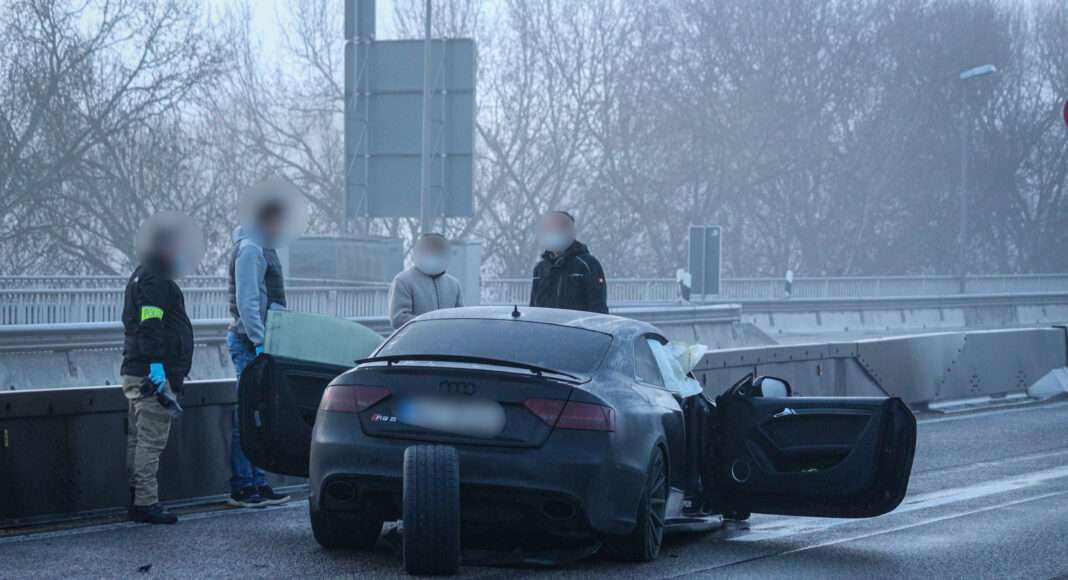 341822DB EAA7 45A3 BFF6 61E99A7B7127 scaled