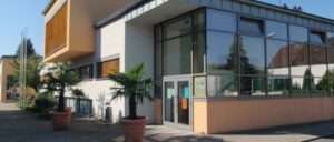 17-jähriger in frankfurt-riedberg von u-bahn erfasst