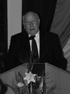 Oberbürgermeister ralf claus zum tod vom ingelheimer ehrenbürger brian hall