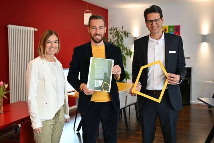 Pressefoto Schirmherr Ronald McDonald Haus Mainz ©McDonalds Kinderhilfe Stiftung