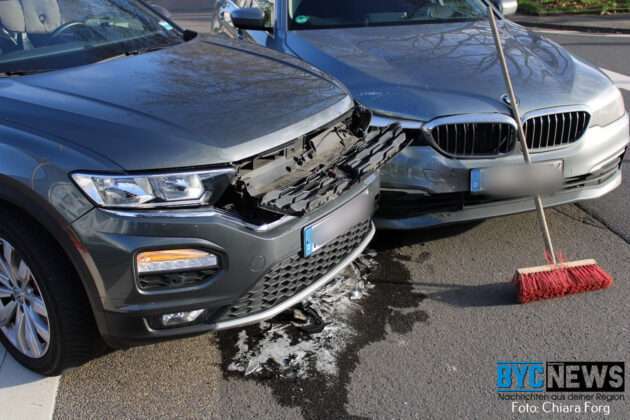 Vollsperrung nach verkehrsunfall in mainz-weisenau Unfall2