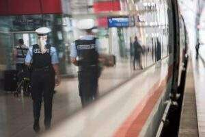 Mainz: 22-jähriger nach widerstand im ice festgenommen Bpol ks bei taschendieben l ufts manchmal schlecht