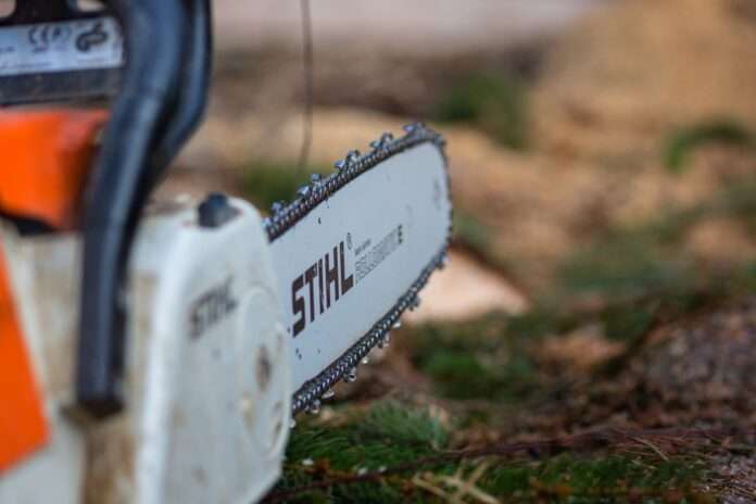 chainsaw 3798953 1920