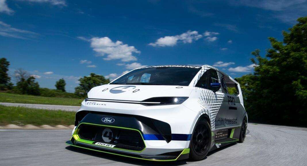 Vollelektrischer Ford SuperVan 4