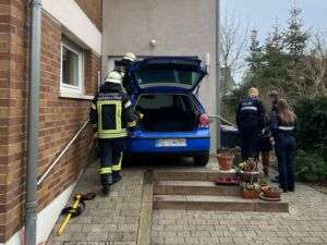 Vollsperrung nach unfall zwischen groß-gerau berkach und dornheim 8