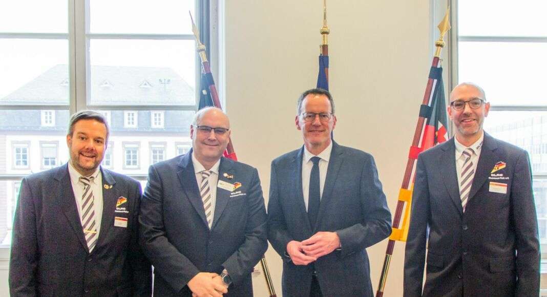 Bild (v.l.n.r.): Vizepräsident Erik Müller, Präsident Andreas Back, Innenminister Michael Ebling, Vizepräsident Christoph Reh. Quelle: MdI RLP