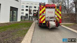 Feuerwehr mainz rückt zum kellerbrand aus und findet überraschende lage vor