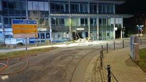 Geldautomat am rathaus taunusstein gesprengt - mindestens zwei täter flüchtig