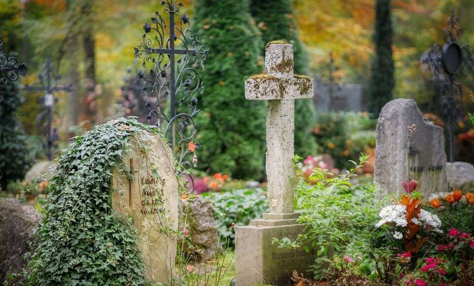 Grab Friedhof