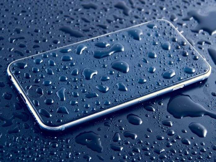 Smartphone I-Phone Wasser