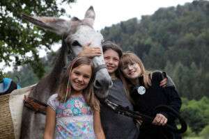 Auf kinder und jugendliche warten einzigartige natur- und erlebnis-camps P 71675bild1foto djdwwwwwfdemilena nass