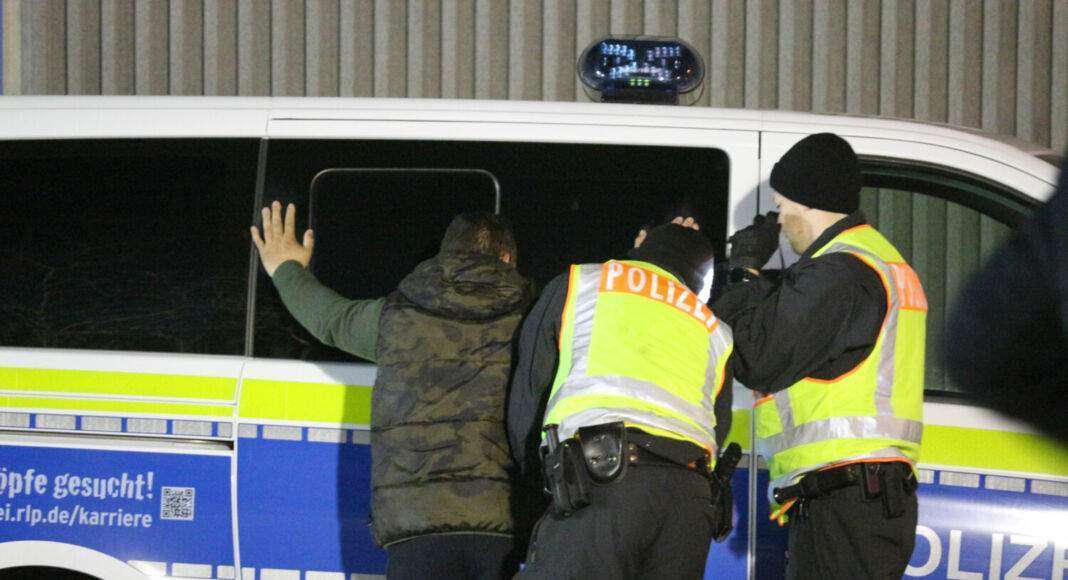 Symbolbild Polizei Kontrolle