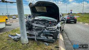 Auto überschlägt sich auf der a67 bei büttelborn im kreis groß-gerau