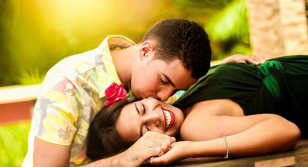 couple-ga722381aa_1920