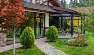 Garten und terrassen mit licht in szene setzen