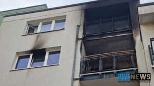 Brand in mehrfamilienhaus - rettungseinsatz in rüsselsheim