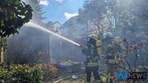 Schwarze rauchwolke über mainz-finthen 1