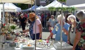 Töpfermarkt in der altstadt von flörsheim Töpfermarkt in der altstadt von flörsheim 1