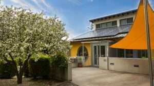 Zwei frauen mit lebertransplantation nehmen beim mainzer firmenlauf teil