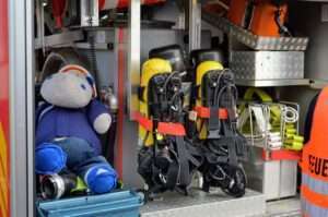 Großübung mit feuerwehr, rettungsdienst und thw in wiesbaden